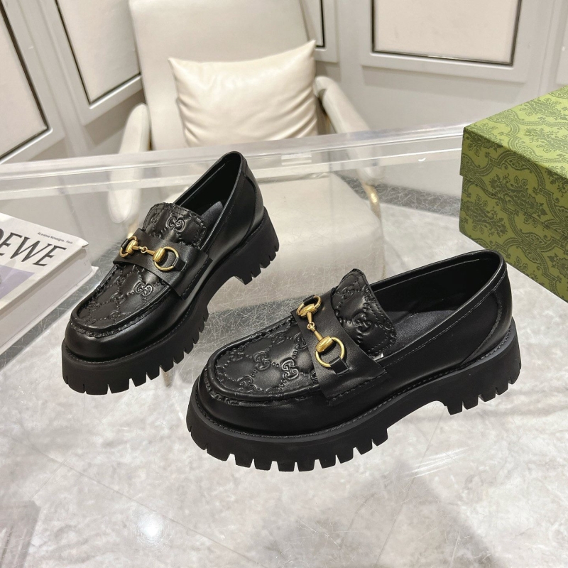G*u*i leather shoes